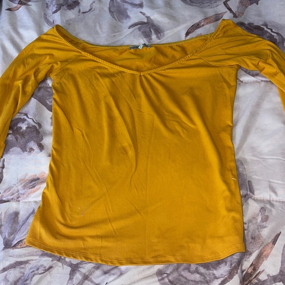 Off the shoulder top - Picture 1 of 1